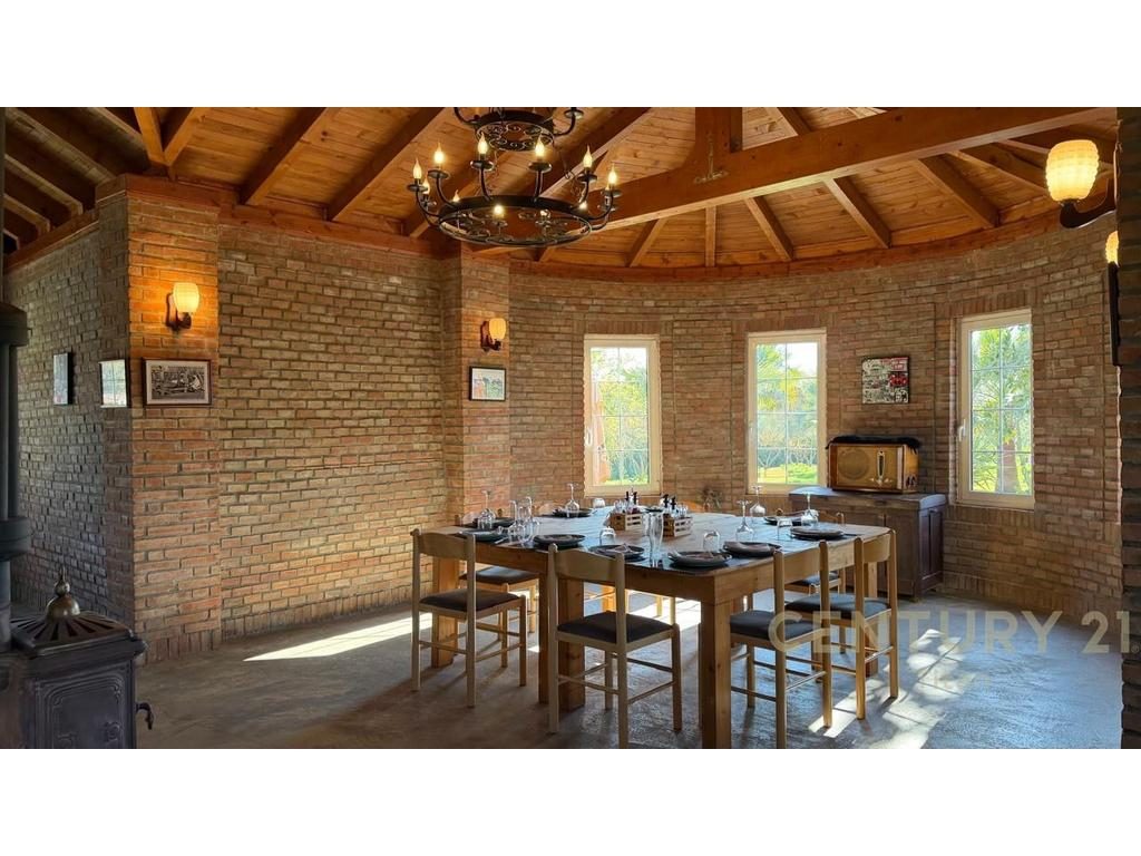Shitet Restorant-Agroturizëm në Lalz