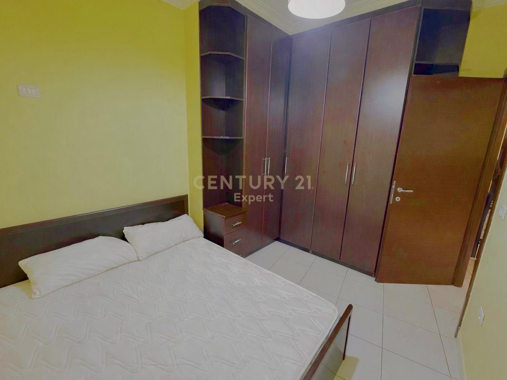 Apartament 2+1 Me Qira tek Kopshti Botanik Zoologjik !!!