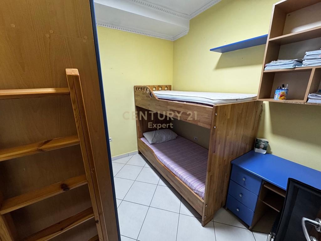 Apartament 2+1 Me Qira tek Kopshti Botanik Zoologjik !!!