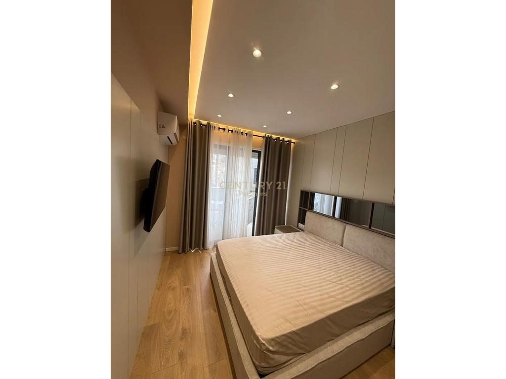 SHESIM APARTAMENT 2+1+2 NE RRUGEN E DURRSIT PERBALLE COLOSSEO !!