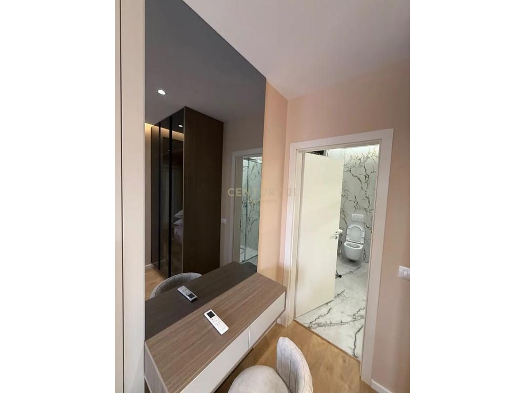 SHESIM APARTAMENT 2+1+2 NE RRUGEN E DURRSIT PERBALLE COLOSSEO !!