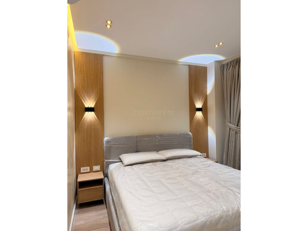 Apartament 2+1+2+PP për Qira tek Golden Tower Rruga Mine Peza, Tiranë