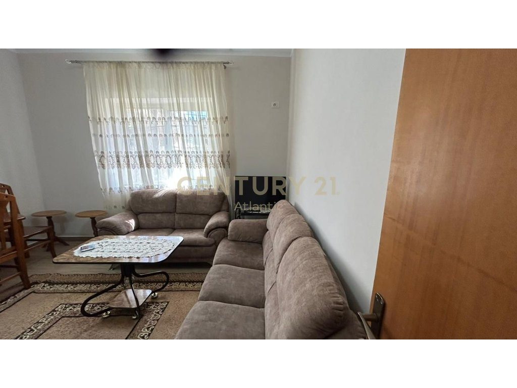 JEPET APARTAMENT 2+1 ME QERA PRANE STADIUMI NE DURRES!