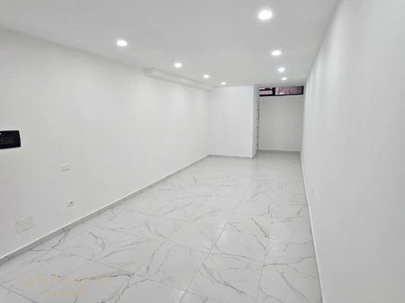 Dyqan per shitje prane Vasil Shanto