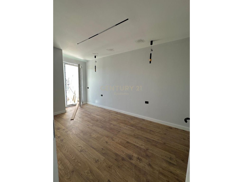 Apartament 1+1 me pamje deti në shitje në Qerret, Durrës