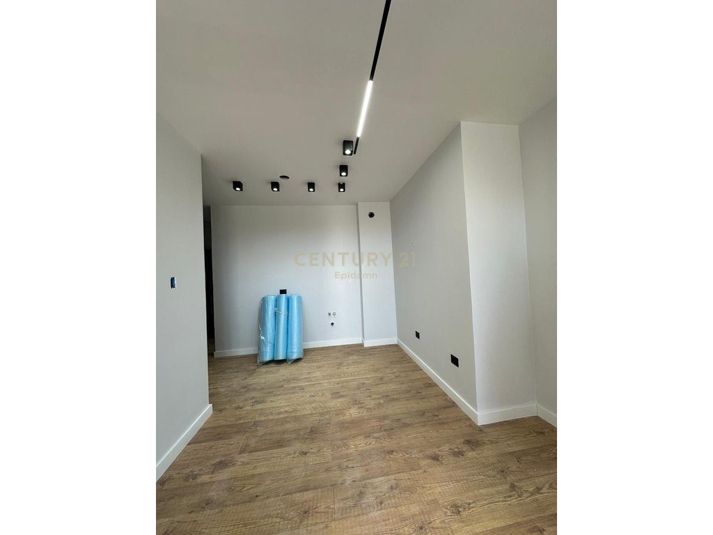Apartament 1+1 me pamje deti në shitje në Qerret, Durrës