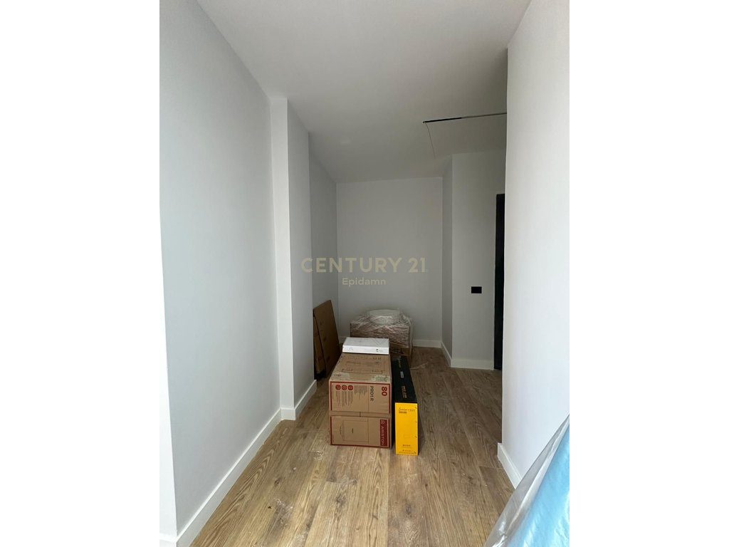 Apartament 1+1 me pamje deti në shitje në Qerret, Durrës