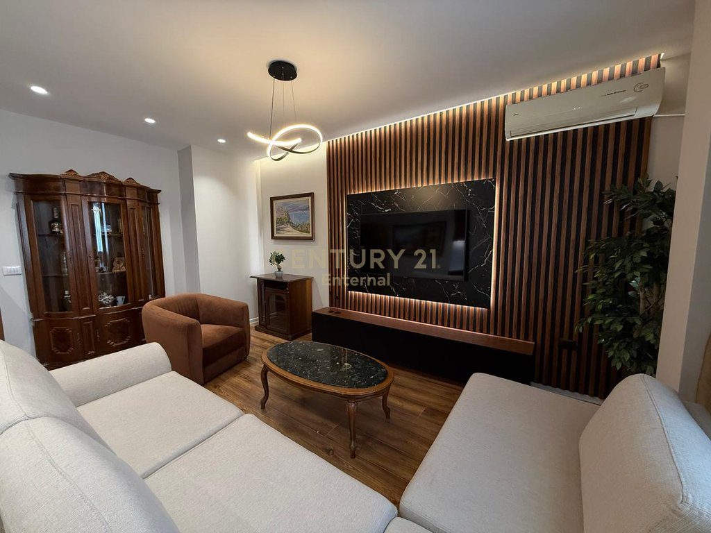 Apartament 2+1+2 Për Shitje në Rrugën Mine Peza, Tiranë