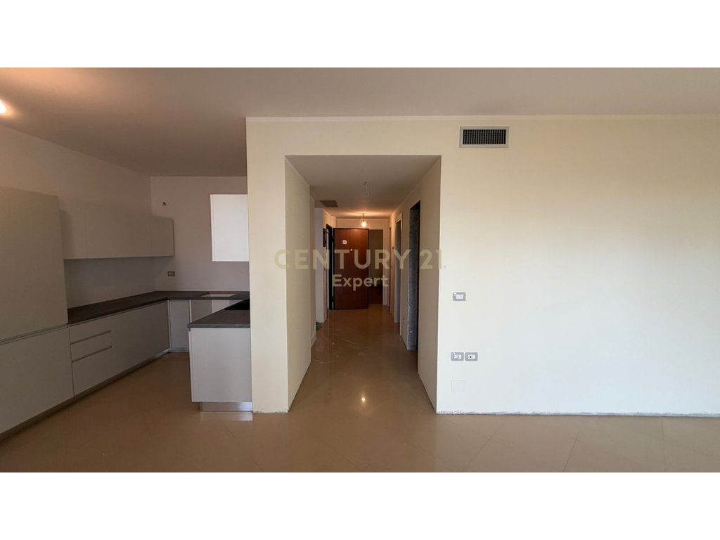 APARTAMENT PËR SHITJE 2+1+MAGAZINË, PAS SHKOLLËS INDUSTRIALE NË VLORË