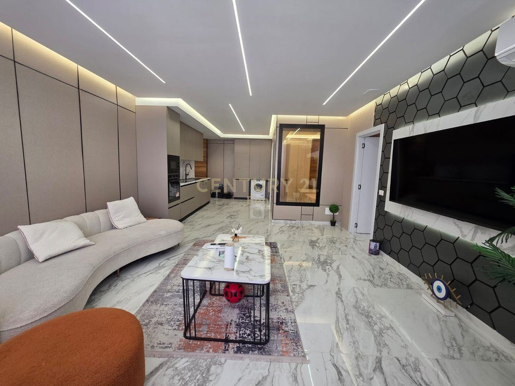 Super Apartament 2+1 në shitje në Plazh Hekurudha, Durrës!