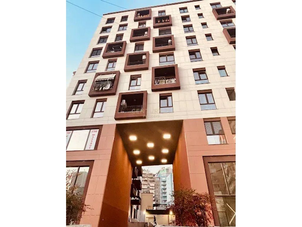 JEPET ME QIRA AMBIENT ZYRE  TEK MYSLYM SHYRI TEK "GARDENIA"