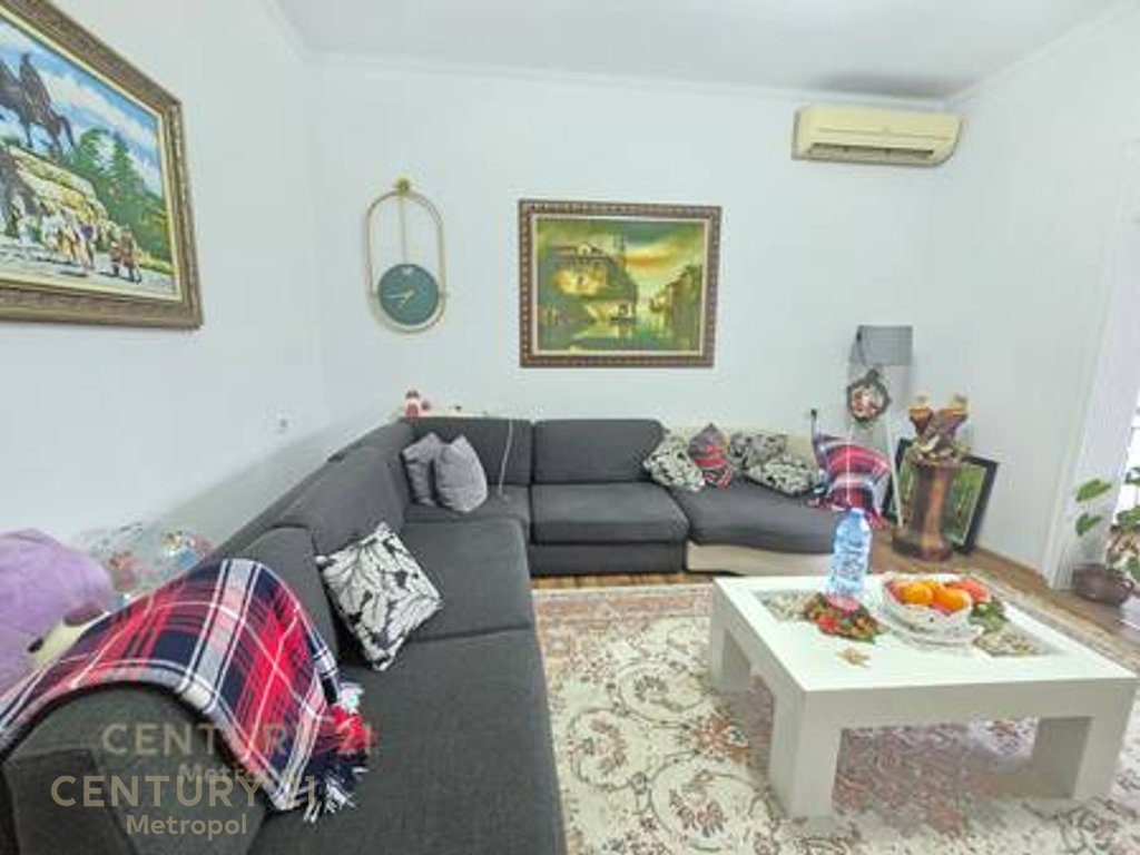 Japim me qira apartament 2+1 në Sauk, pranë Akademisë së Policisë