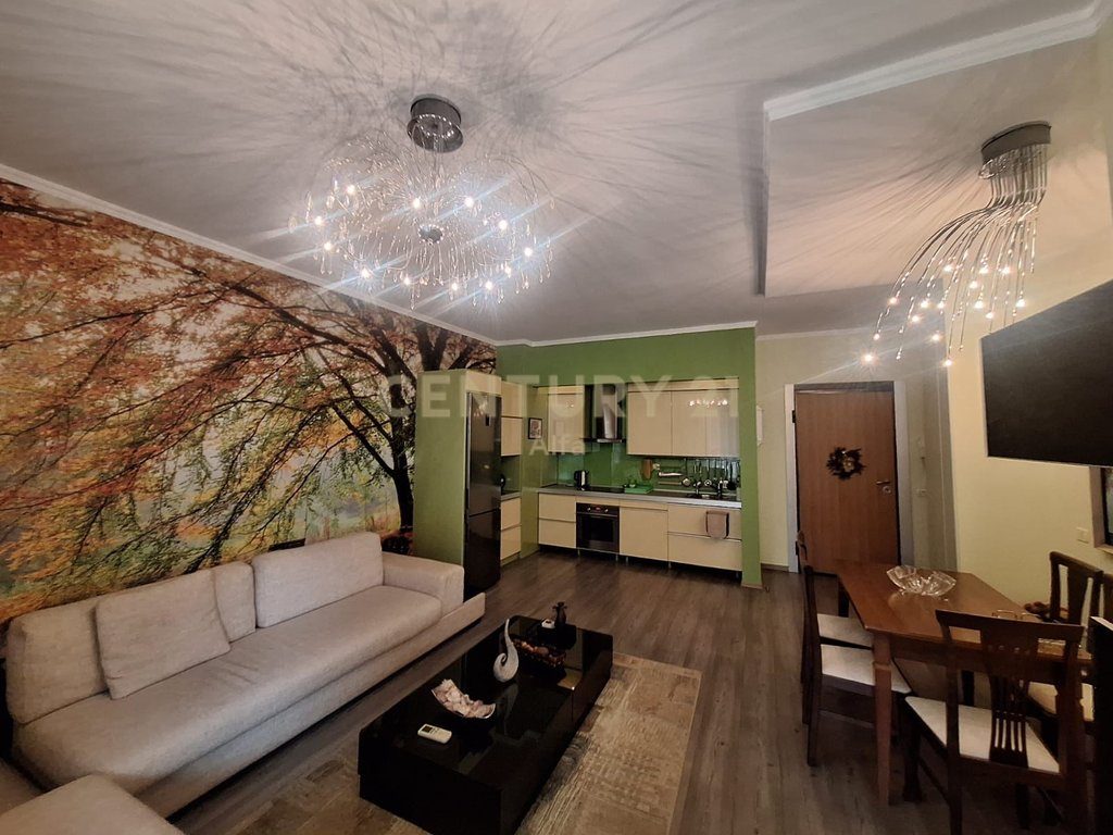 Qira apartament 2+1 me parkim  tek Rruga e Barrikadave (përballë shkollës “Sami Frashëri”)