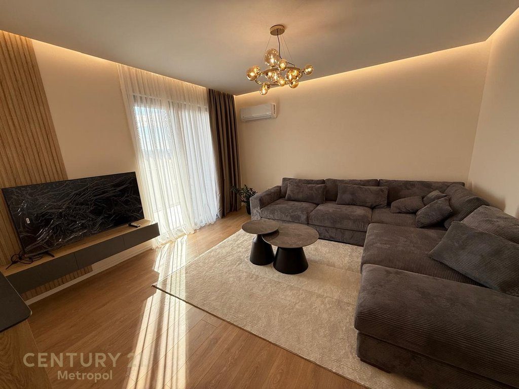JEPET ME QIRA  APARTAMENT MODERN 2+1+2, PRANE TV KLAN!