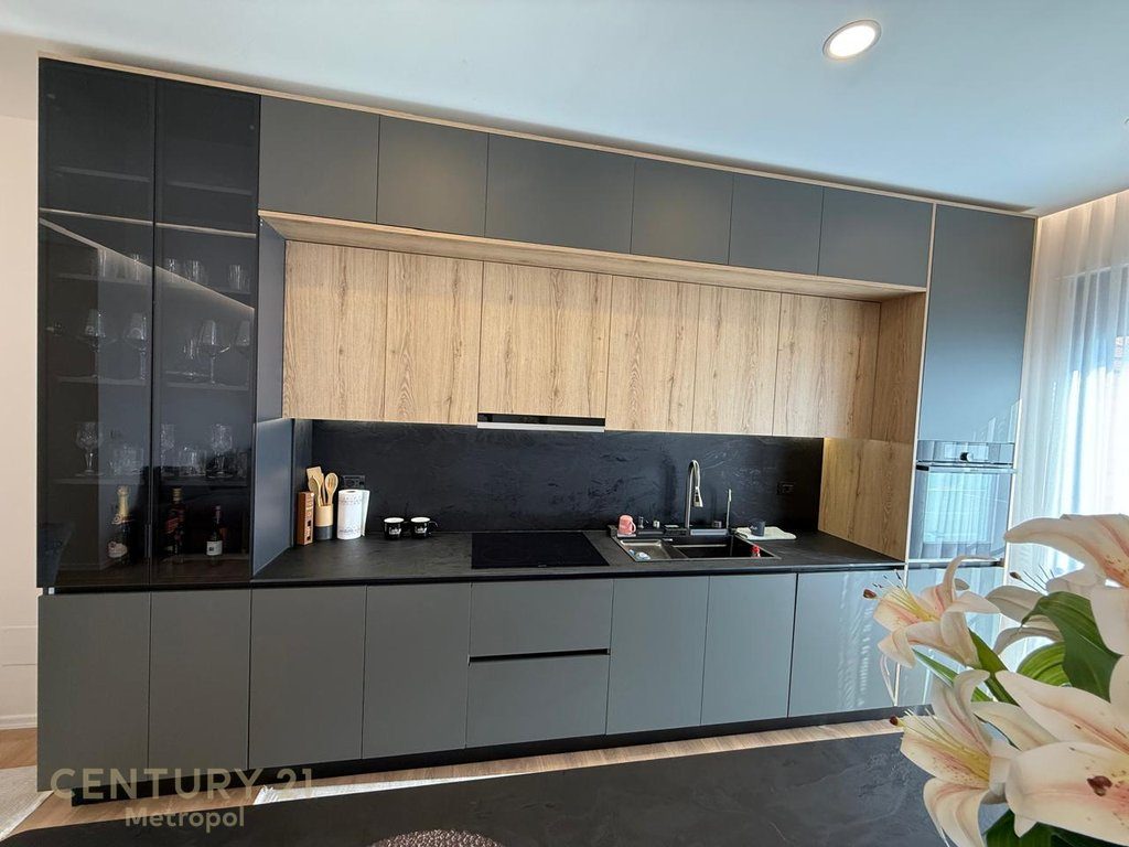 JEPET ME QIRA  APARTAMENT MODERN 2+1+2, PRANE TV KLAN!