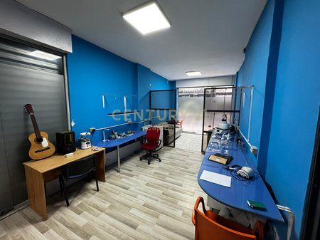 SHITET AMBIENT KOMERCIAL PRANË KUPOLES – MUNDËSI INVESTIMI