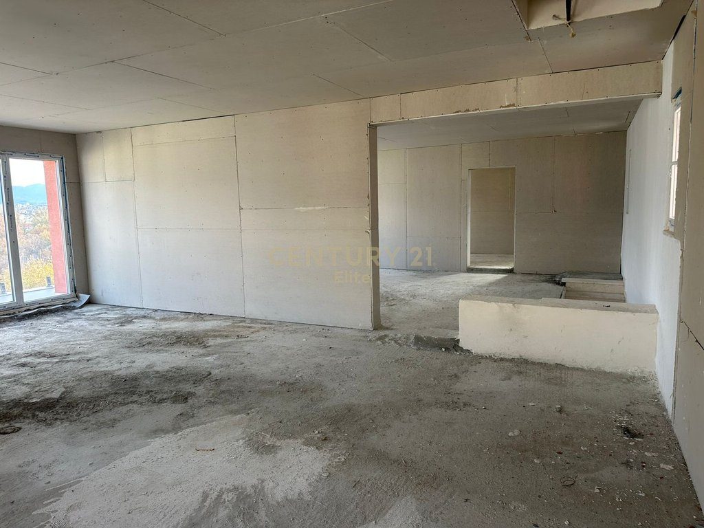 Godinë multifunksionale për qira – Kodra e Diellit, Tiranë