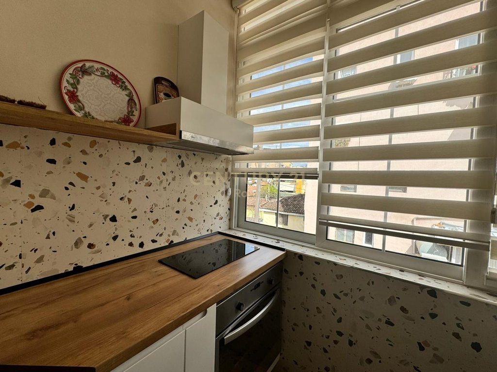 Apartament 2+1 me qira në Rrugën e  Barrikadave, Tiranë - 800€ | 75 m²