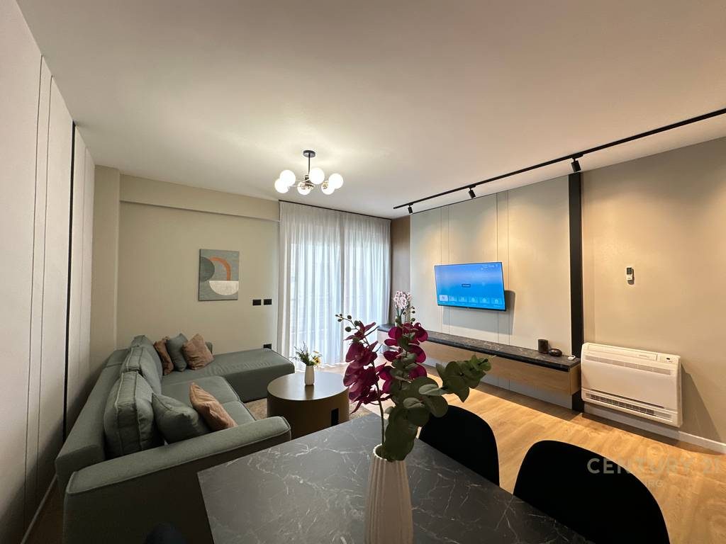 Shitet apartament modern 1+1 ne zonen e plazhit, Durres!