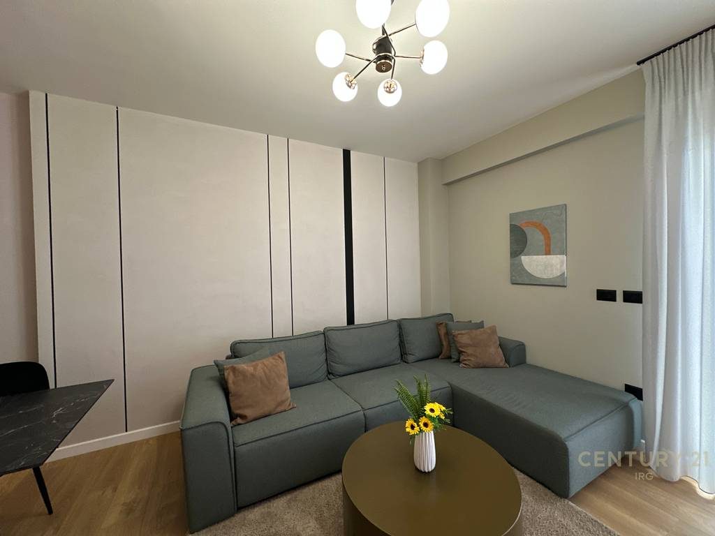 Shitet apartament modern 1+1 ne zonen e plazhit, Durres!