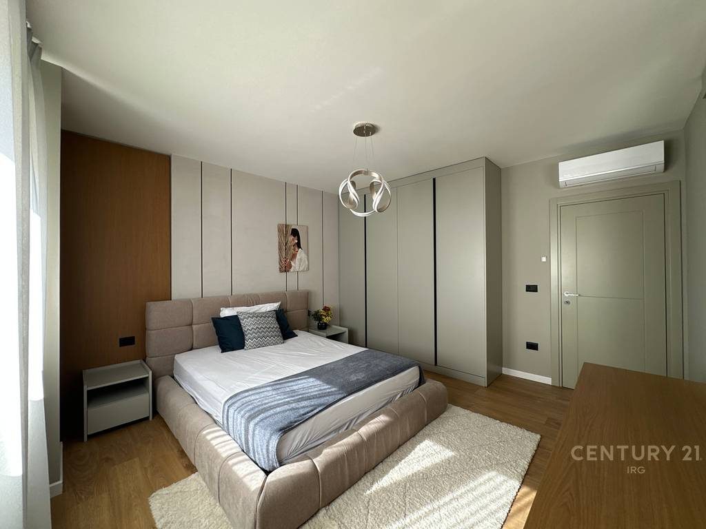 Shitet apartament modern 1+1 ne zonen e plazhit, Durres!