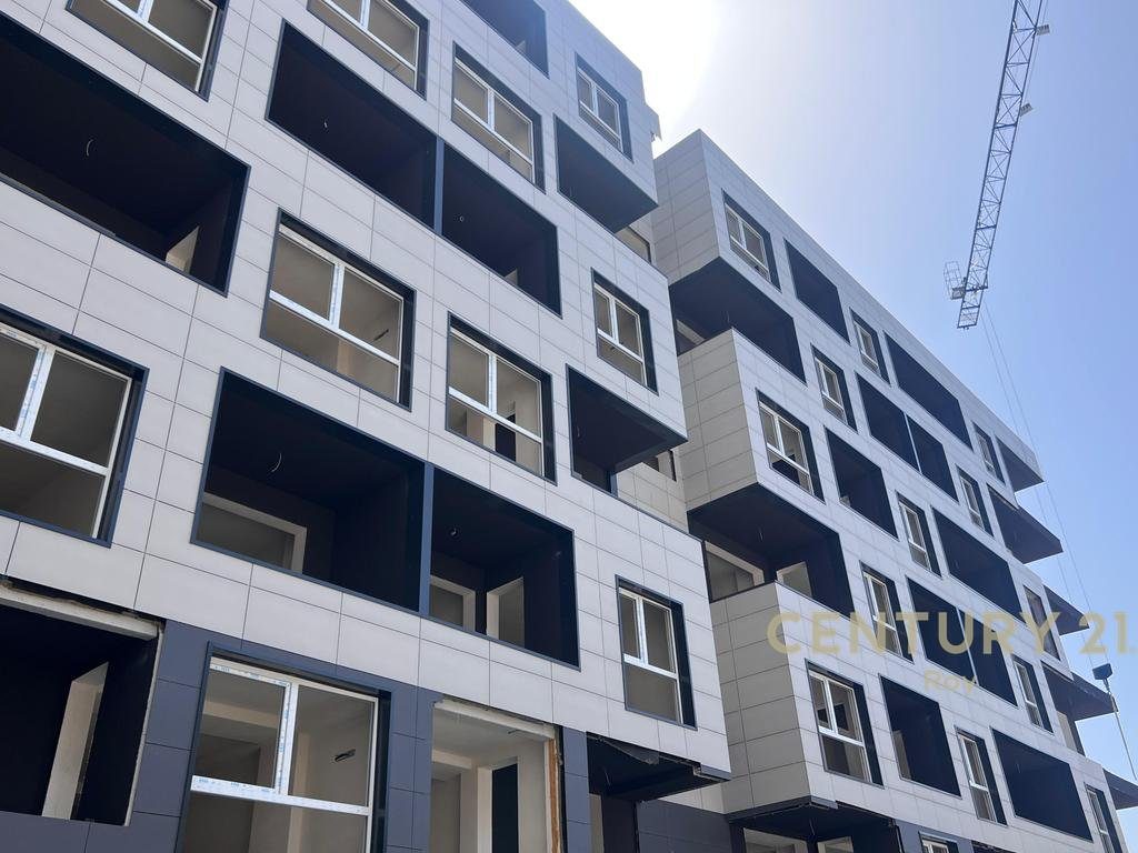 SHITET STUDIO TEK MONTEVIDEO RESIDENCE TE MALI ROBIT!