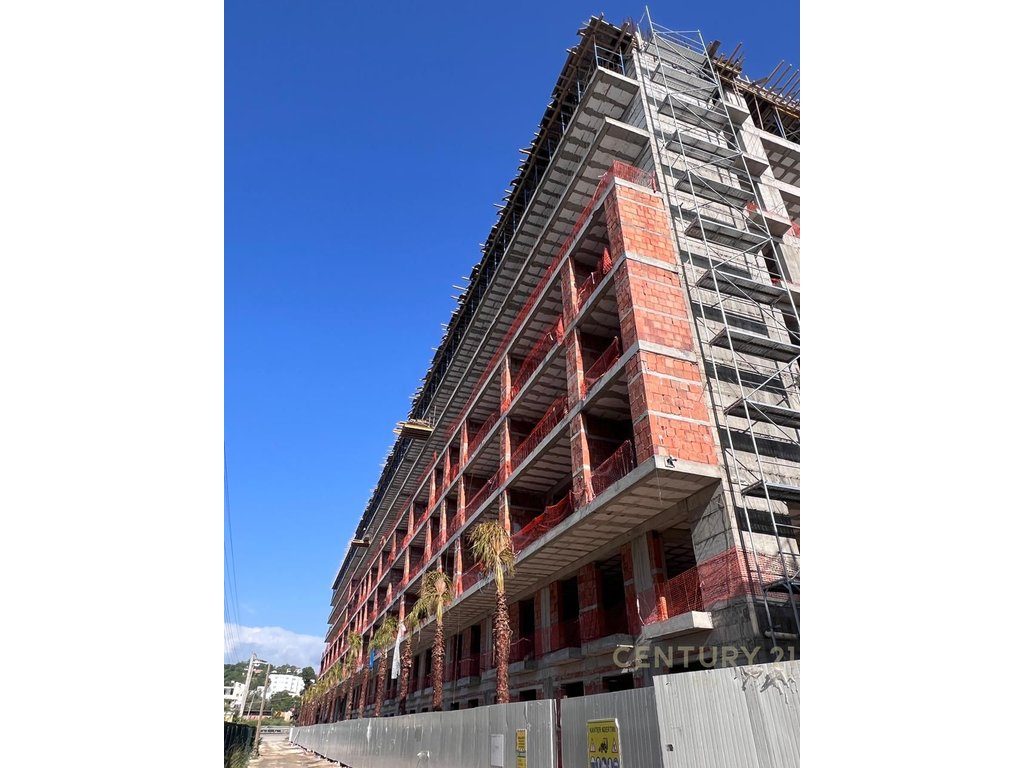 SHITET APARTAMENT TEK KOMPLEKSI VIENA 2, GOLEM!