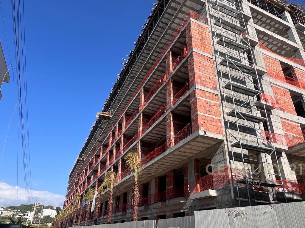 SHITET APARTAMENT TEK KOMPLEKSI VIENA 2, GOLEM!