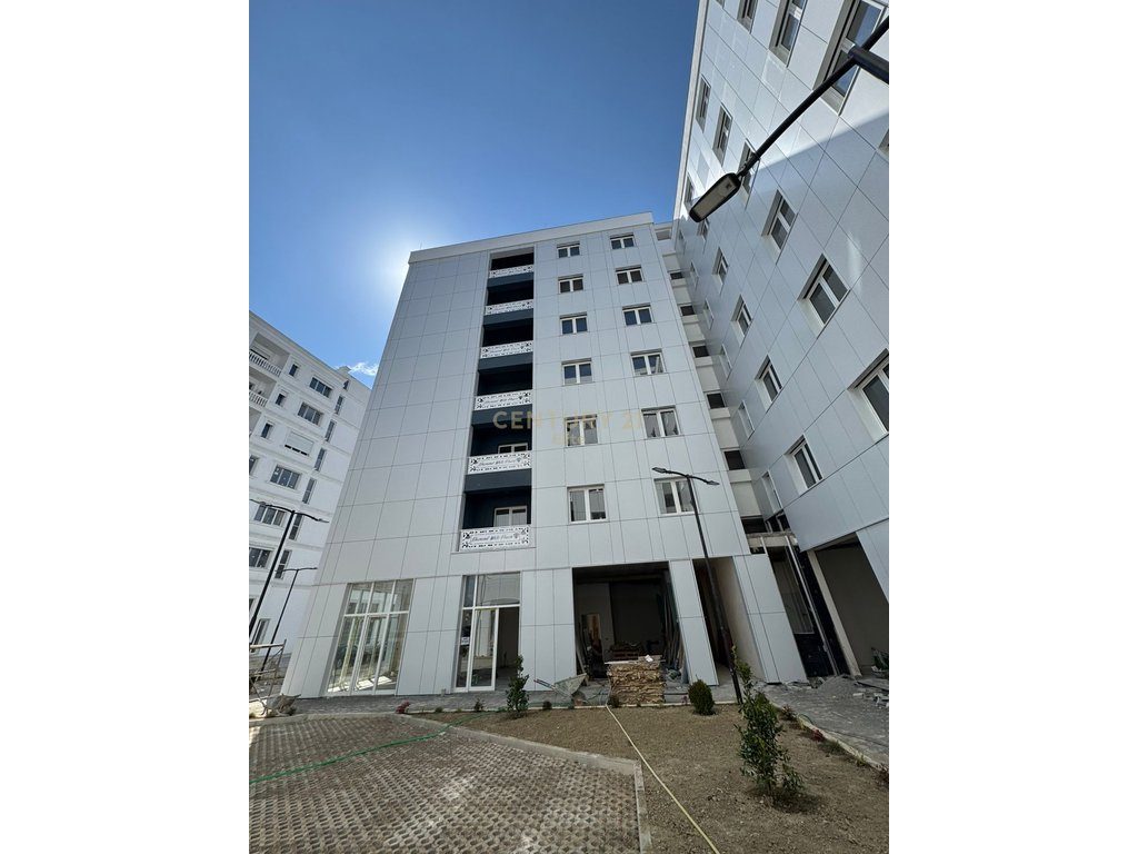 Shitet Apartament 2+1+2 në Kompleksin White Power, Kamez Qendër, Tiranë