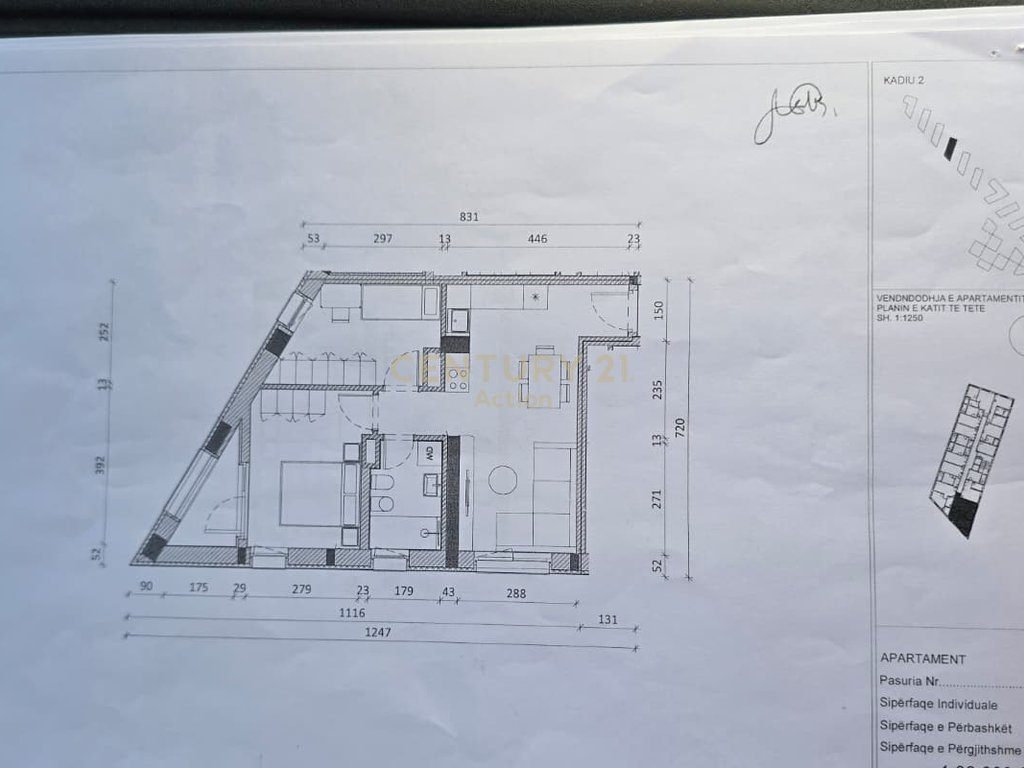 Shitet Apartament 2+1 te Kompleksi Kadiu!