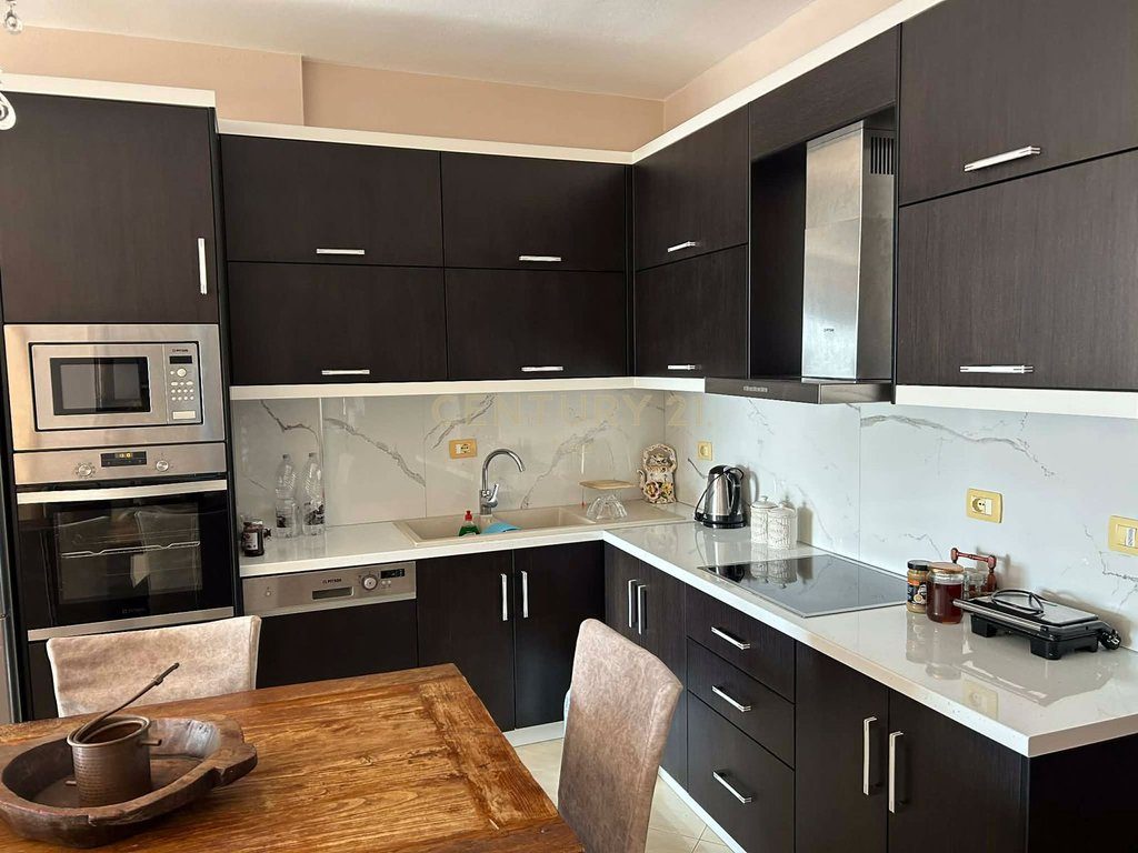 Apartament 2+1 Për Shitje në stadiumin , Sarandë - 210.000€ |