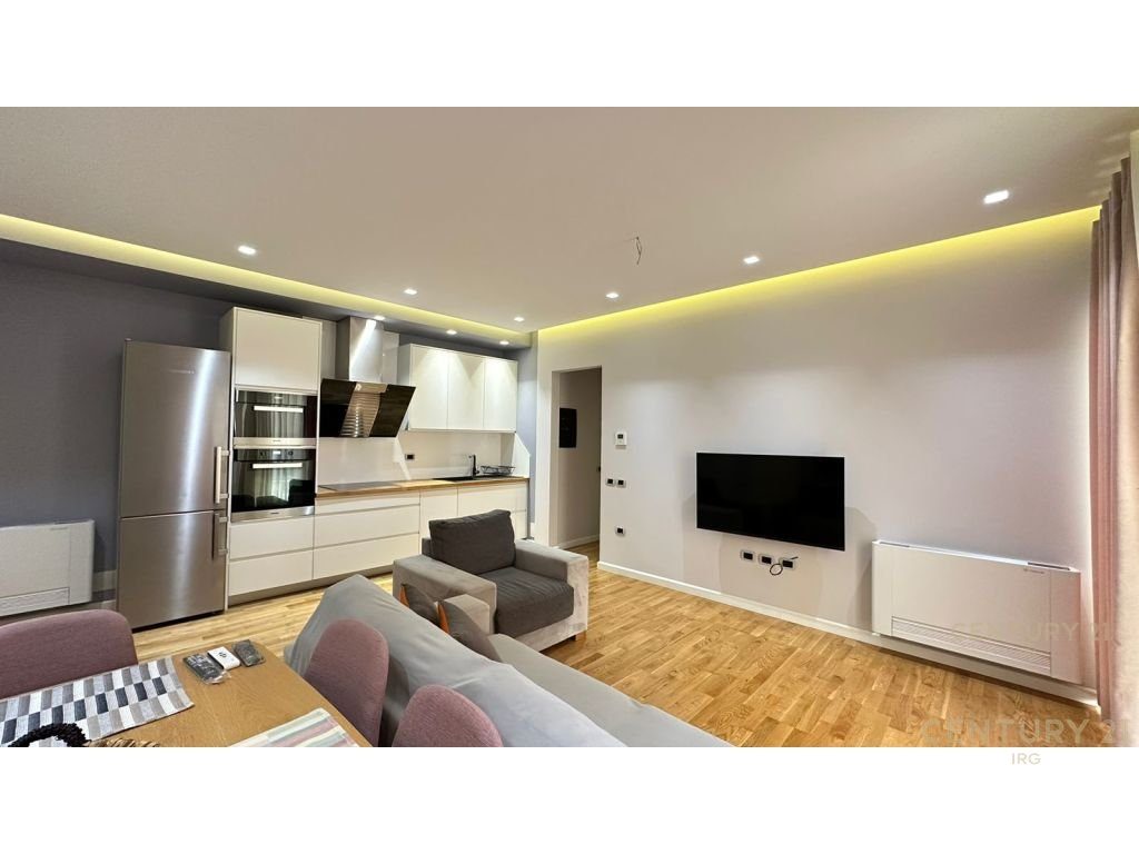 Apartament 1+1 me qira tek Kopshti Botanik prane Xhamise!