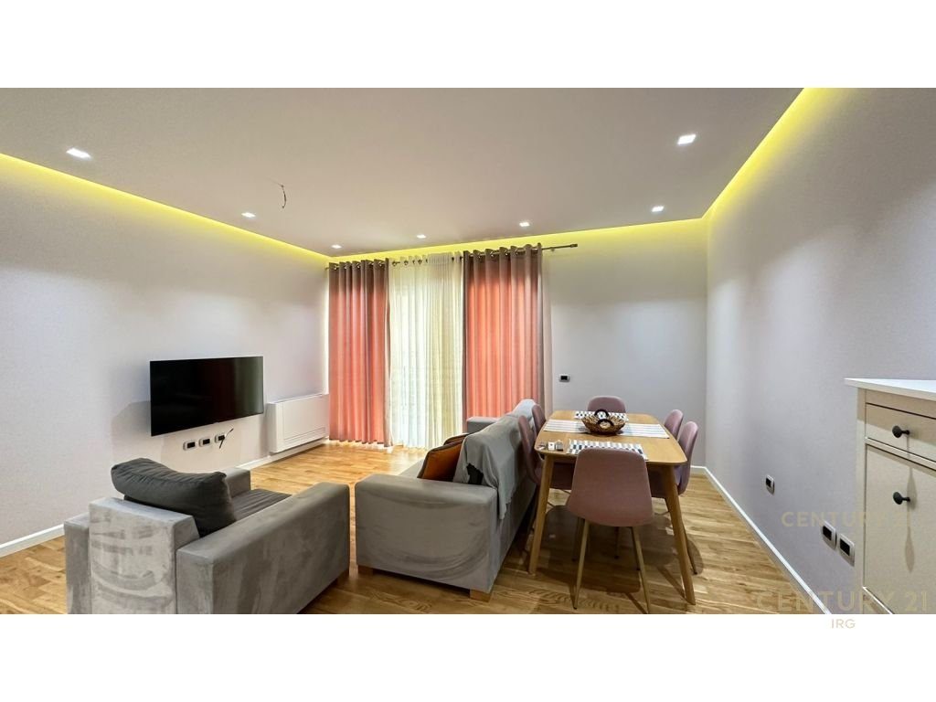 Apartament 1+1 me qira tek Kopshti Botanik prane Xhamise!