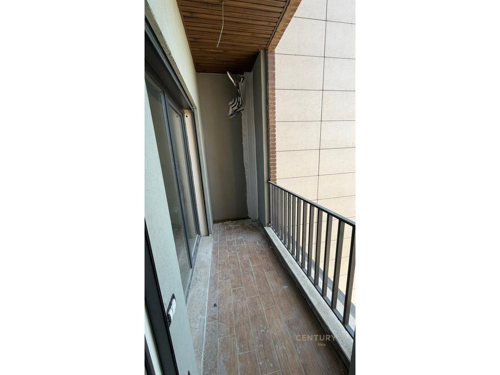 Apartament 1+1 per shitje tek Rr.Kavajes!