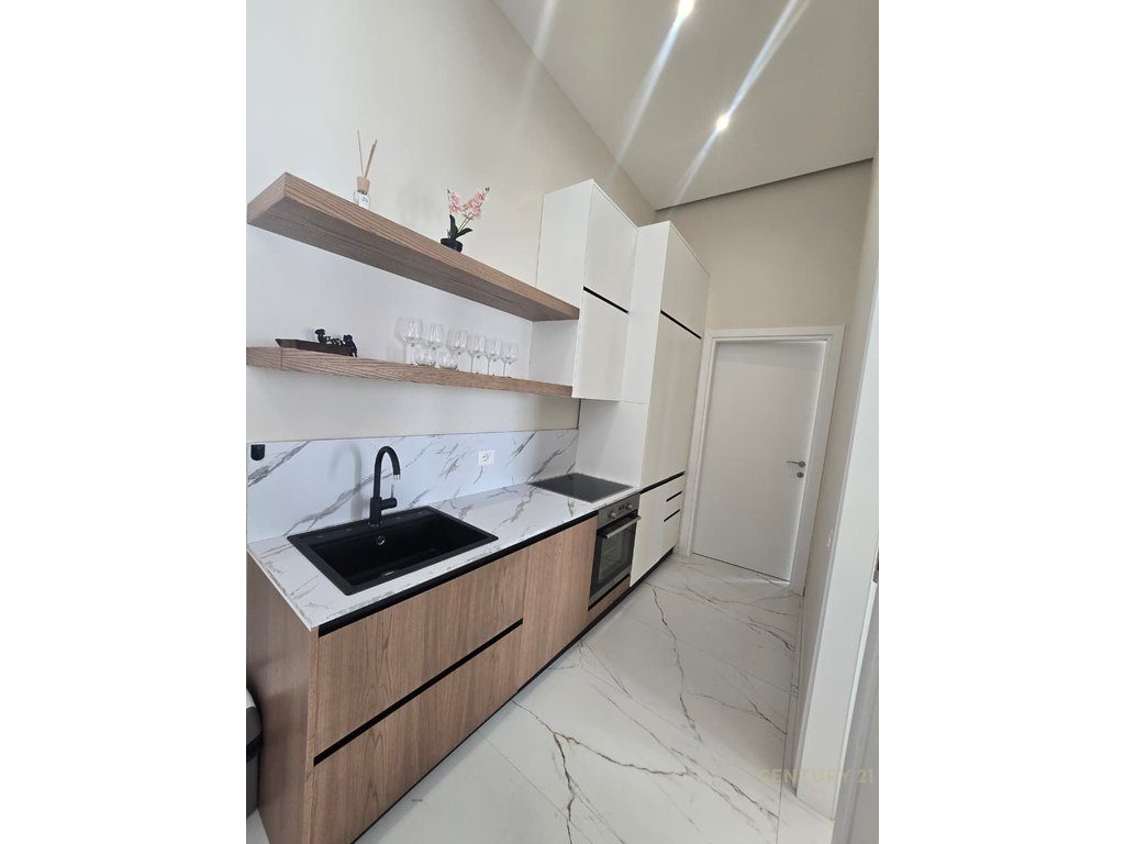 APARTAMENT 2+1 PER QIRA TE 'DONIKA CENTER'!