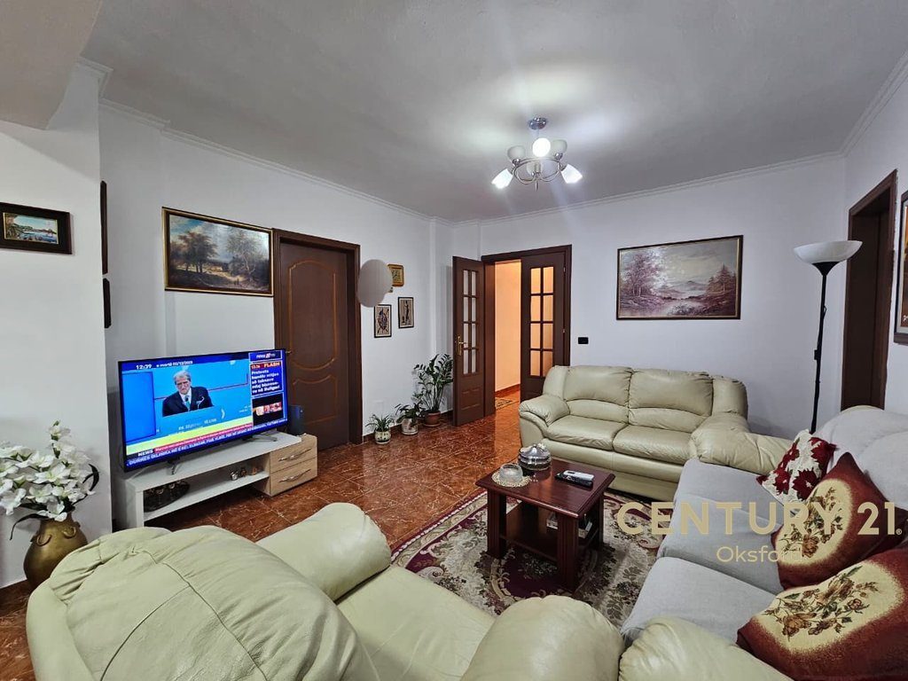 SHITET APARTAMENT 2+1 NE LAPRAK, RRUGA DRITAN HOXHA