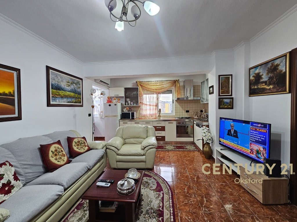 SHITET APARTAMENT 2+1 NE LAPRAK, RRUGA DRITAN HOXHA