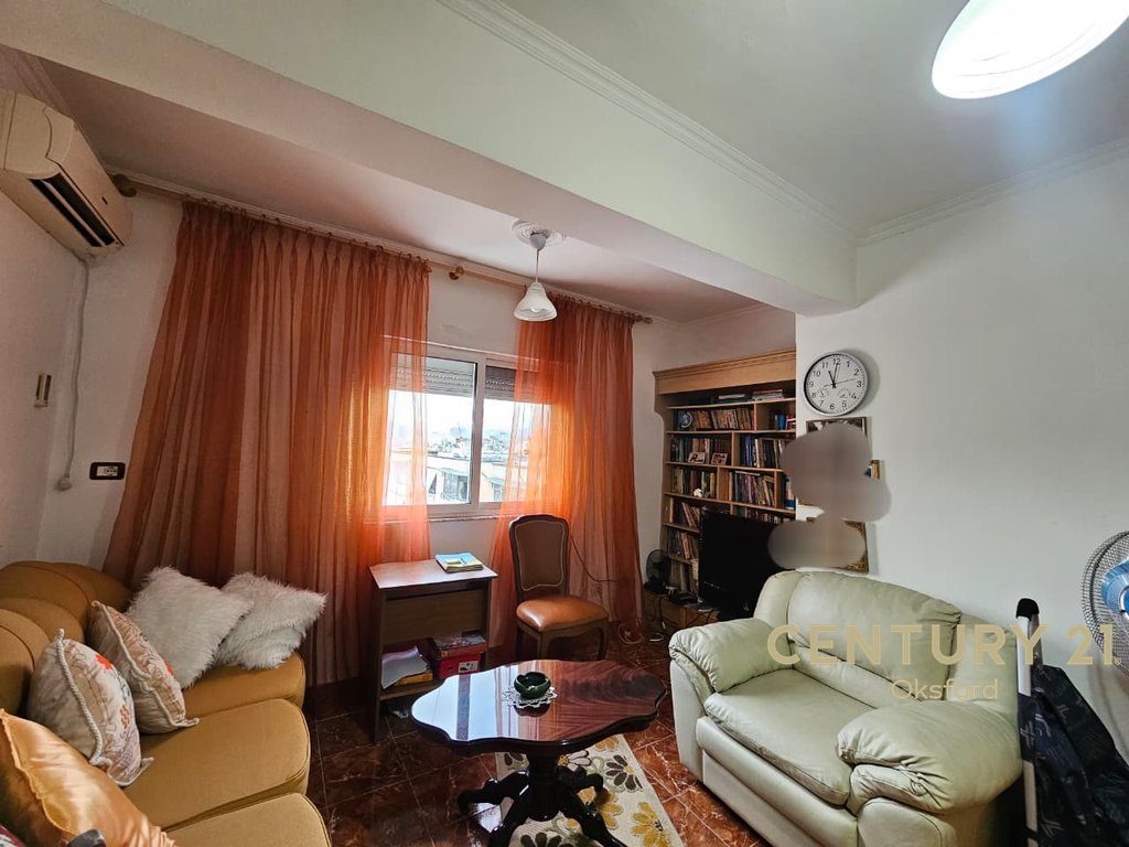 SHITET APARTAMENT 2+1 NE LAPRAK, RRUGA DRITAN HOXHA