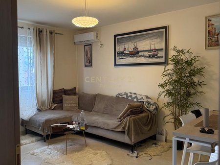 SHITET APARTAMENT 1+1 TEK TIRANA TOWER NE PORCELAN!