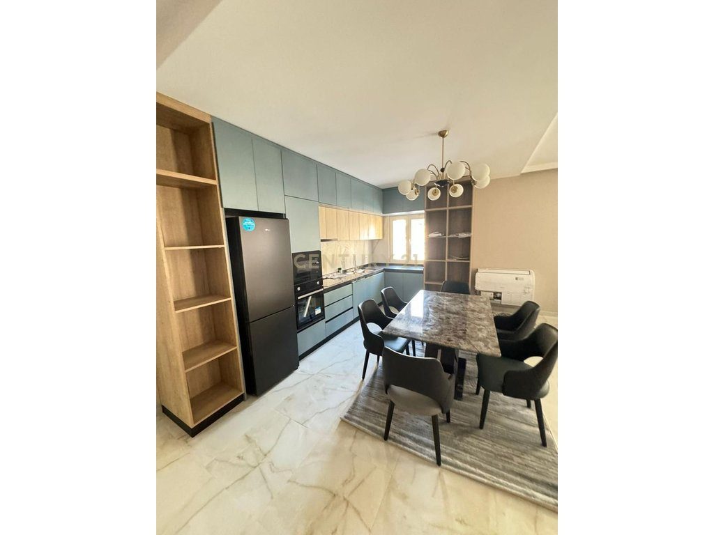 RESIDENCA LAKE LAND, JAPIM ME QIRA APARTAMENT 2+1+POST PARKIMI
