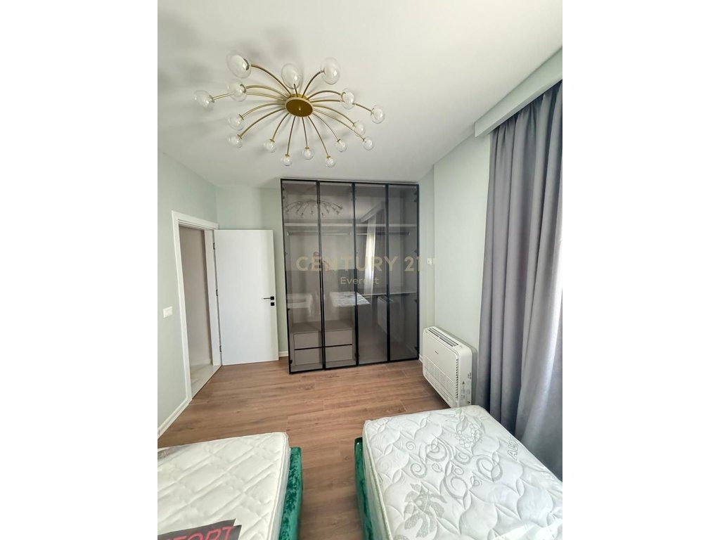 RESIDENCA LAKE LAND, JAPIM ME QIRA APARTAMENT 2+1+POST PARKIMI