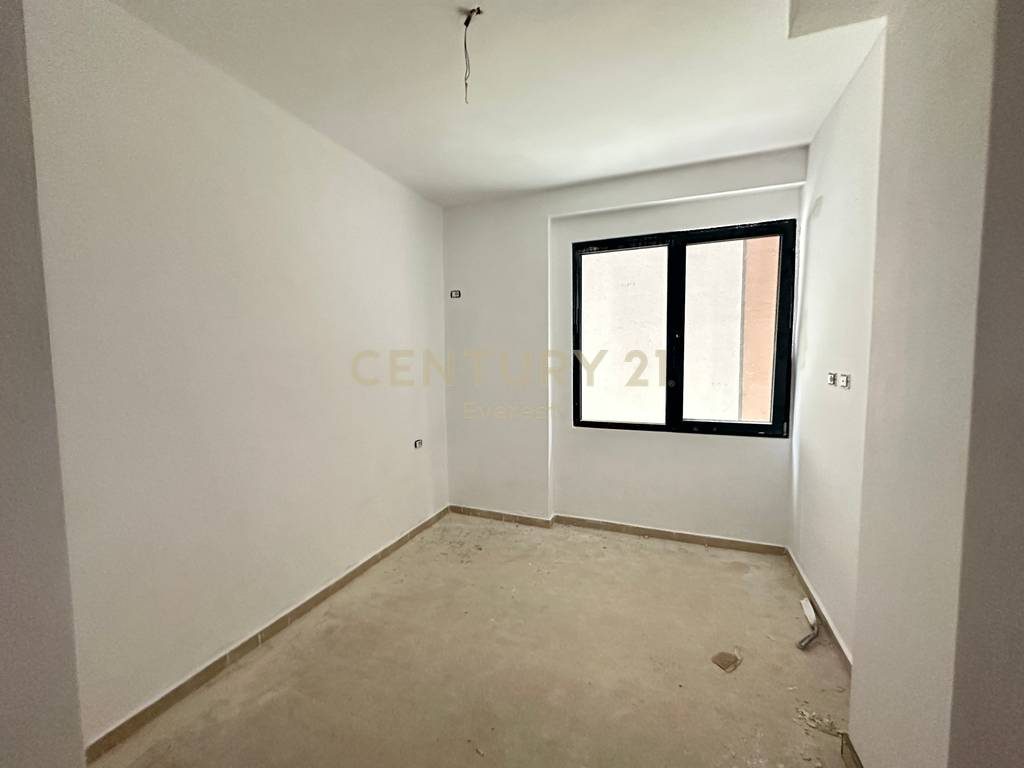 KOMPLEKSI XHELUKS, APARTAMENT 1+1 PER QIRA