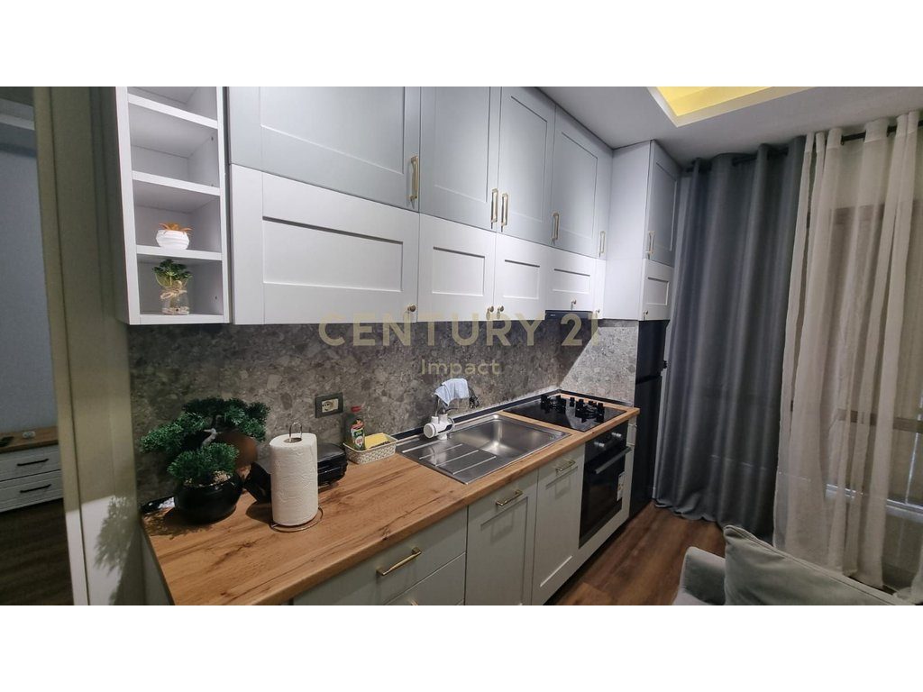 Apartament 2+1 Me Qira në Rrugen e Dibres, Tiranë - 900€,ME POST PARKIMI !