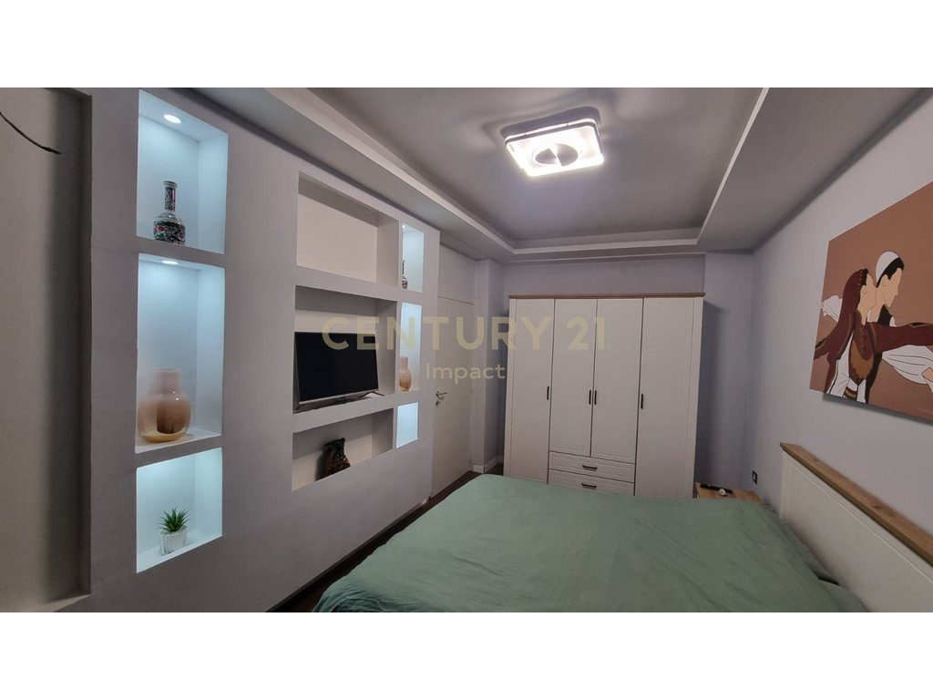 Apartament 2+1 Me Qira në Rrugen e Dibres, Tiranë - 900€,ME POST PARKIMI !