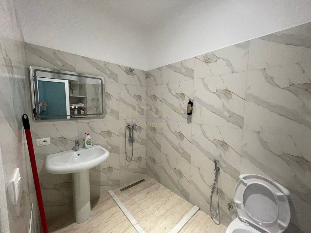 Jepet me qira garsoniere prane spitalit, Shkoder