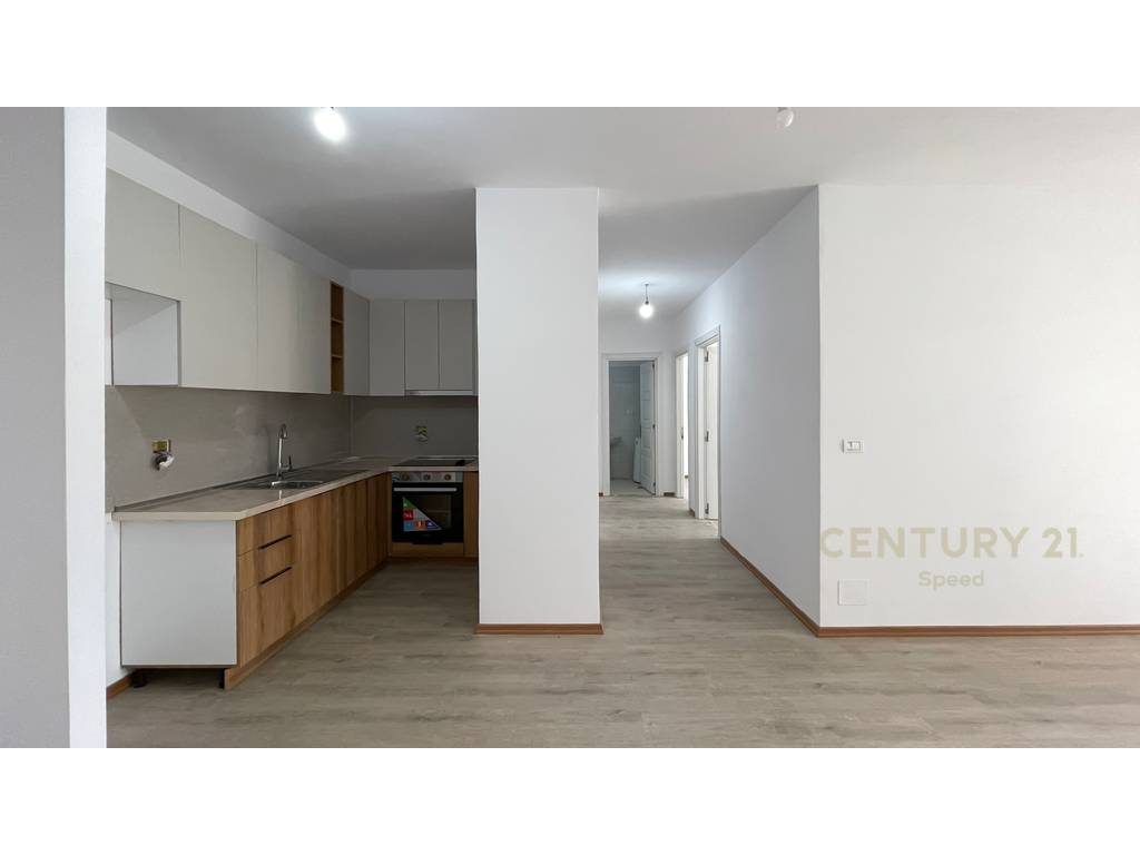 Apartament 2+1+2 Ne Rrugen 5 Maji per Qira