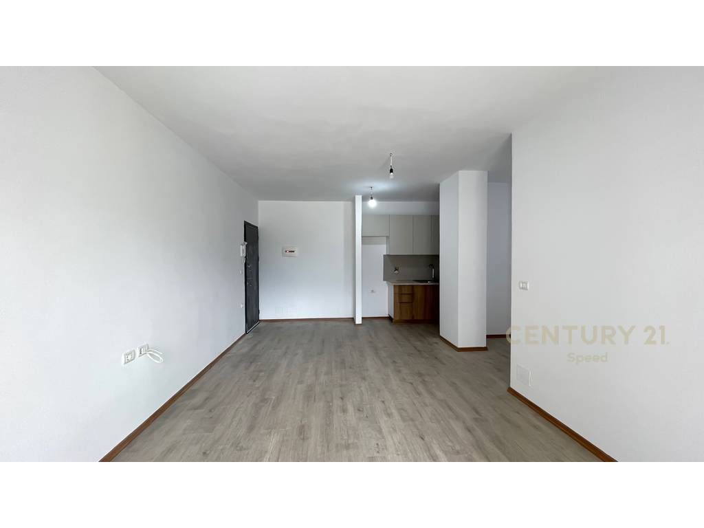 Apartament 2+1+2 Ne Rrugen 5 Maji per Qira