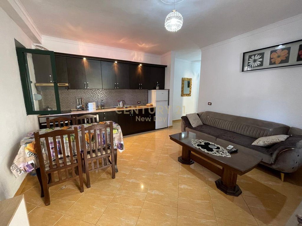 SHITET APARTAMENT 1+1 PRANE KLAJDI RESORT, GOLEM!