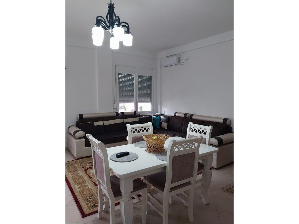 Apartament 2+1+ Verande Me Qira në , Vlorë