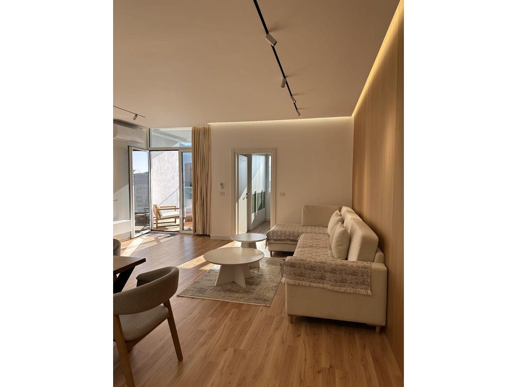 APARTAMENT LUKSOZ PER QIRA NE SKELE,VLORE(I disponueshem prej muajit Shtator)!